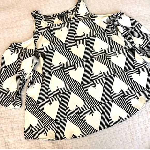 Top shop size 8. Black and white heart and strips shirt - Picture 1 of 3